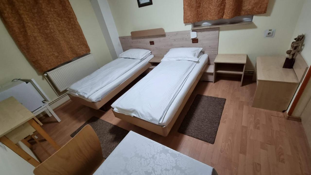 Pensiunea Zodiac Timisoara Exterior photo